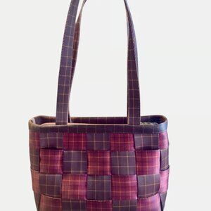 Harvey’s Seatbelt Shoulder Bag